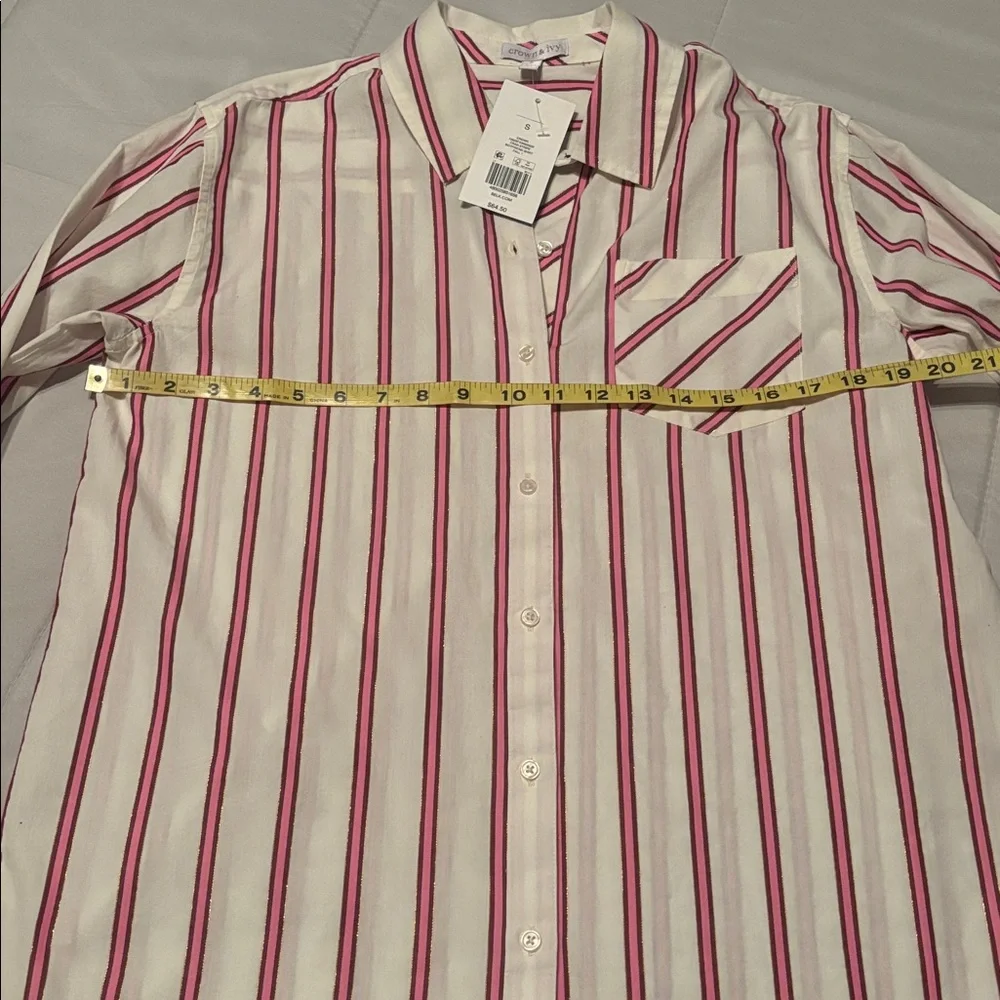 Crown & Ivy pink and white button down shirt size Small NWT